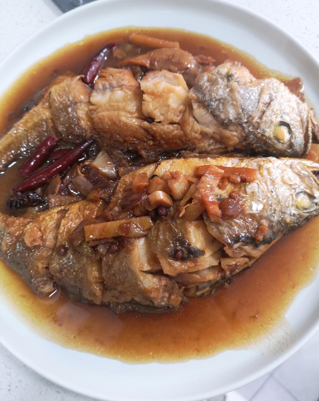 红烧黄鱼—鱼皮不破的小窍门