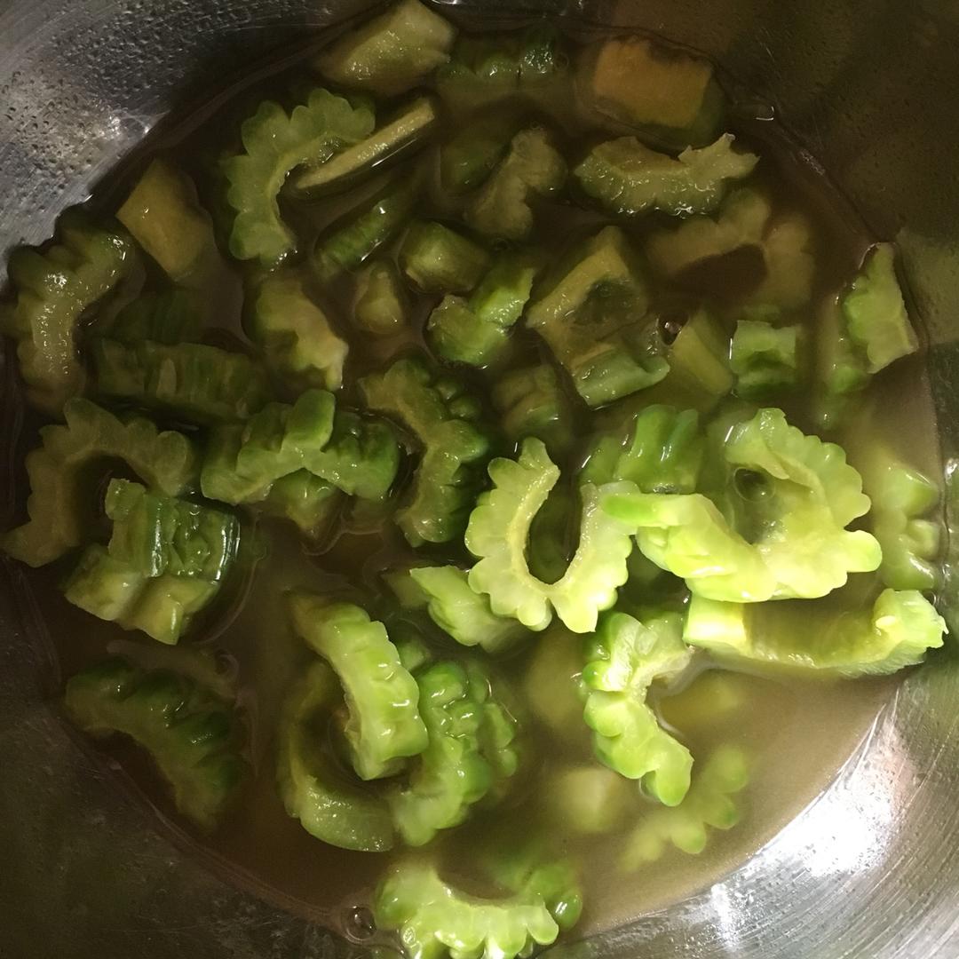 快手凉拌苦瓜