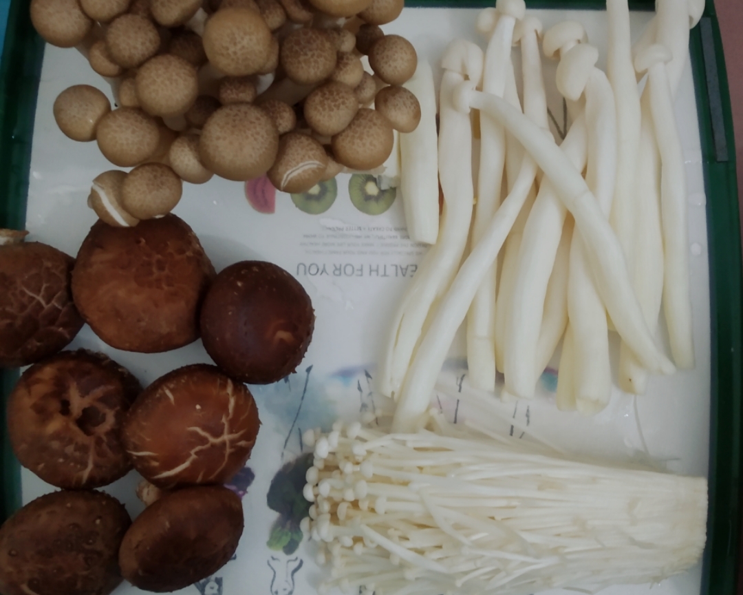 菌菇豆腐汤（纯蔬菜无肉）的做法 步骤1