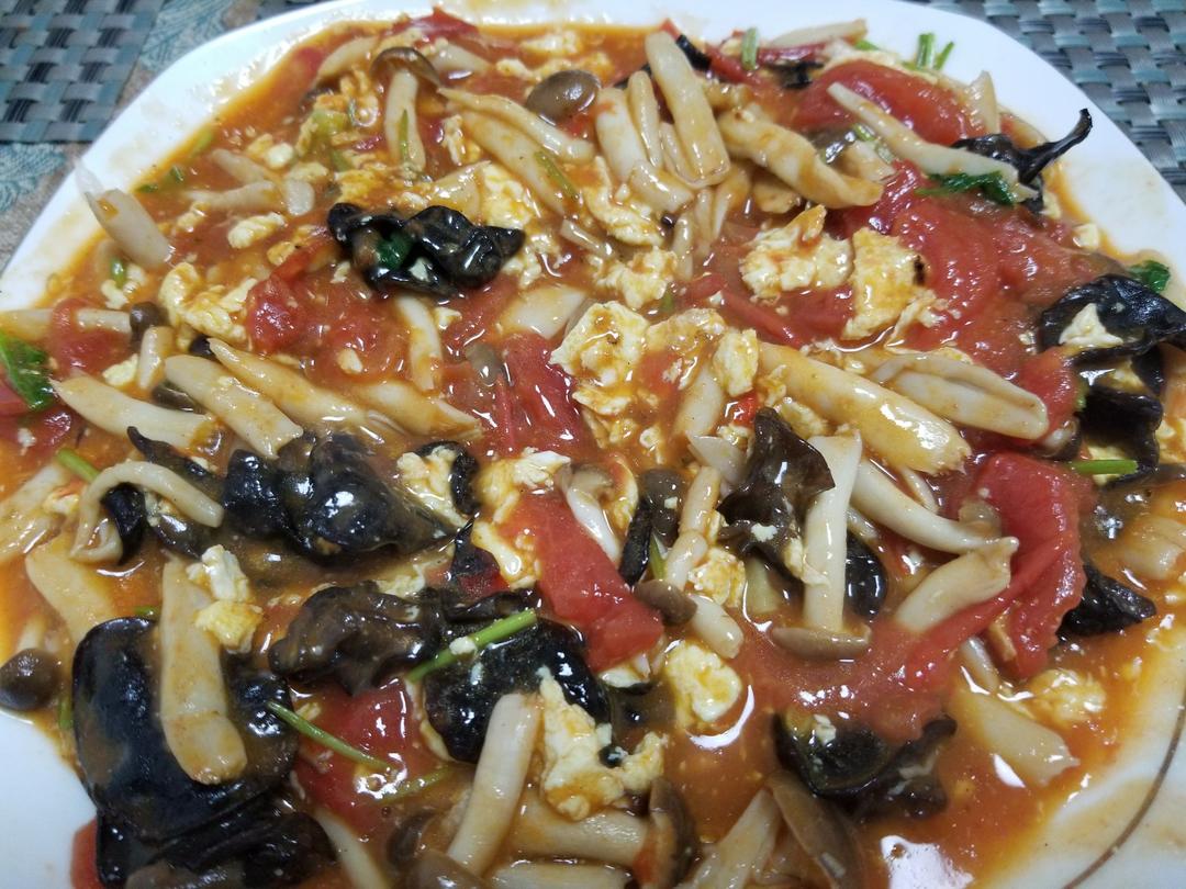 西红柿豆腐烩蘑菇