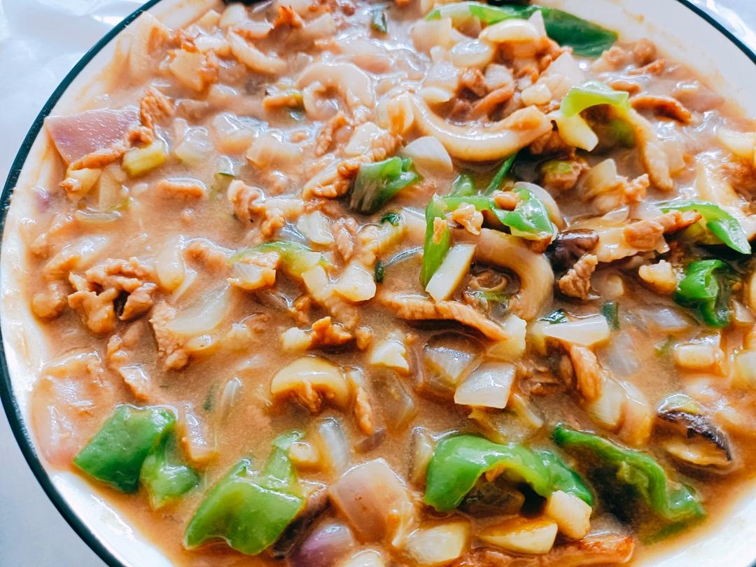 青椒肉丝，这样炒太好吃了。