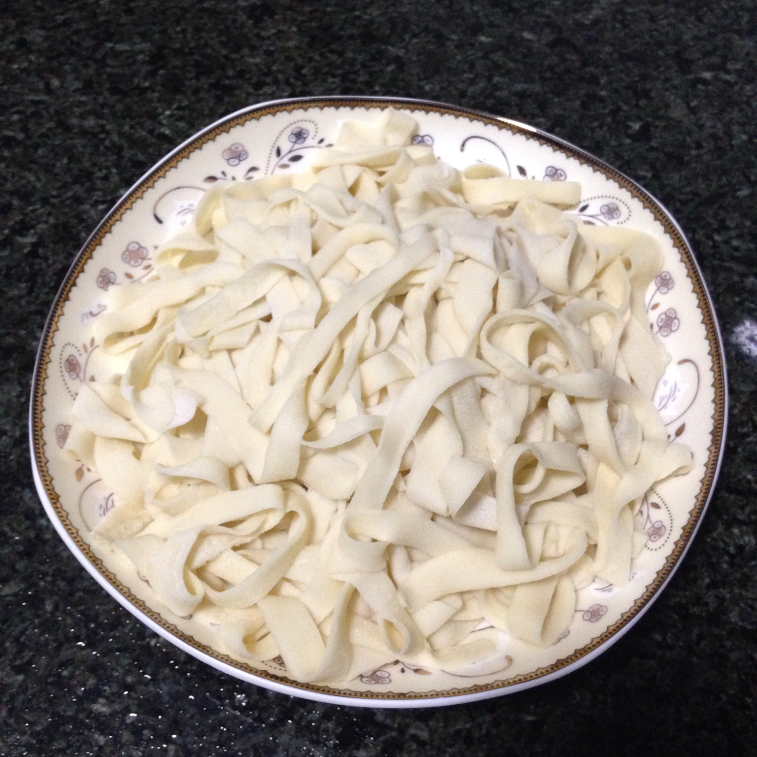 艺瑜妈妈做的手擀面