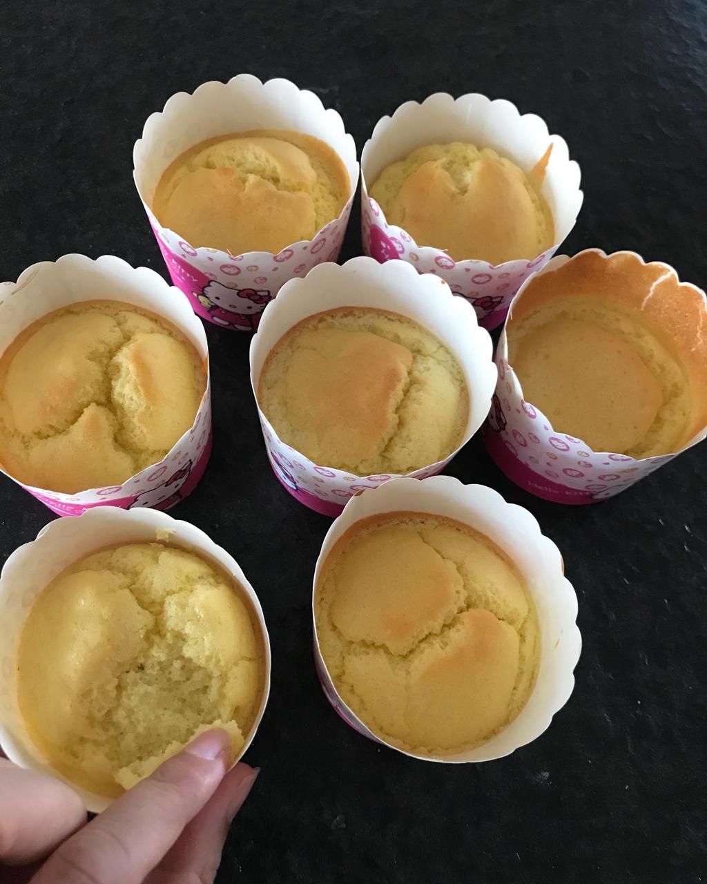 蔓越莓纸杯戚风小蛋糕