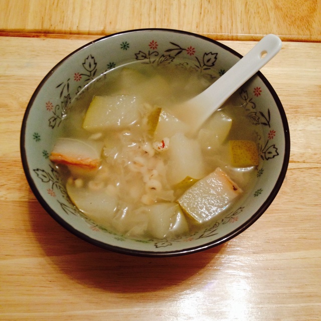 冰糖银耳雪梨汤