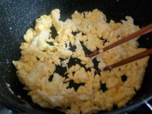 韭菜新吃法—没有褶皱的水煎包的做法 步骤6