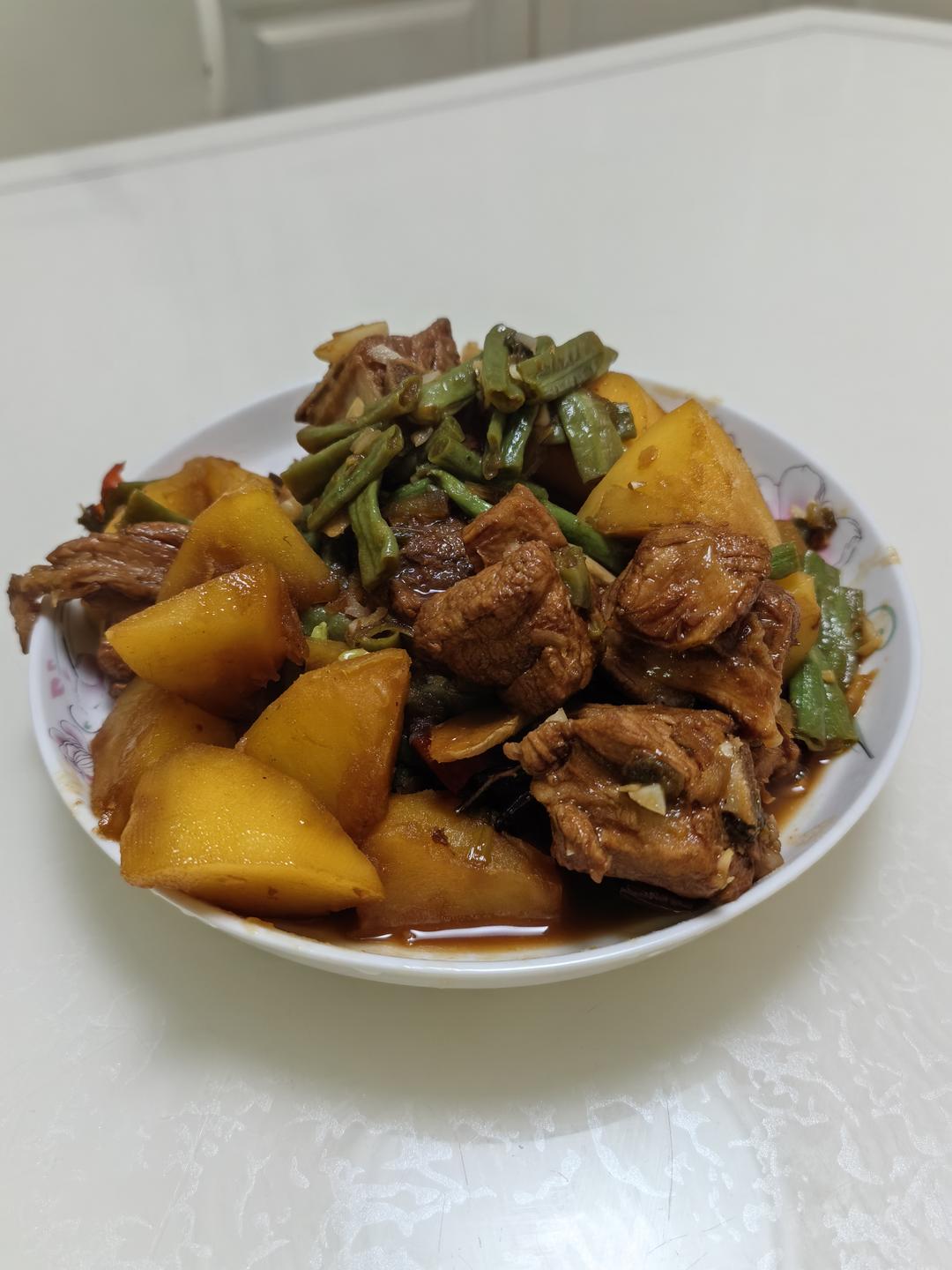 硬菜代表--排骨炖豆角土豆（豆角焖面胚子）