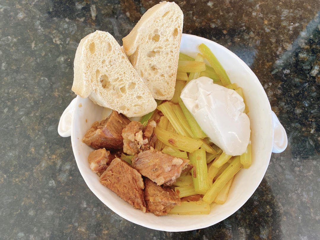 酸奶油芹菜炖牛肉🧅Creamy Beef Stew