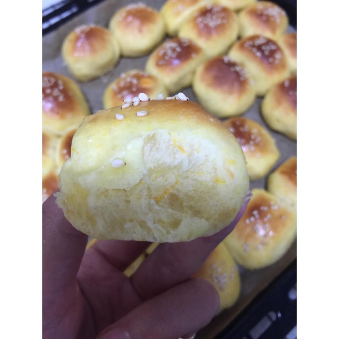 胡萝卜奶油小面包
