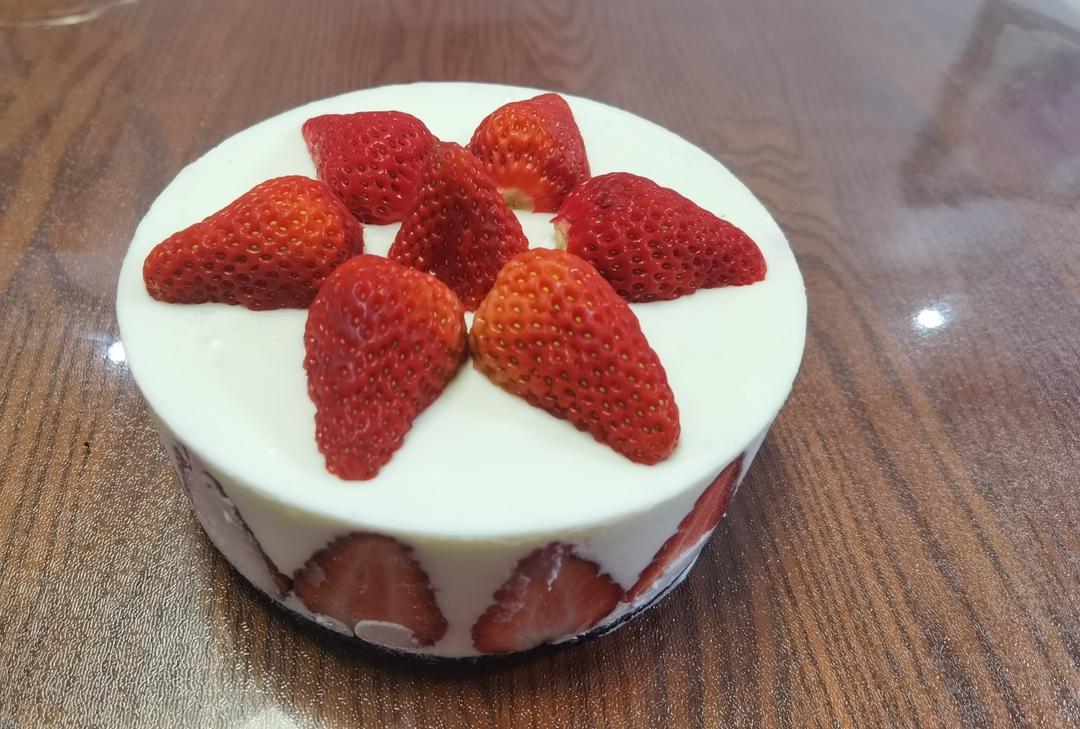 草莓慕斯（6寸）