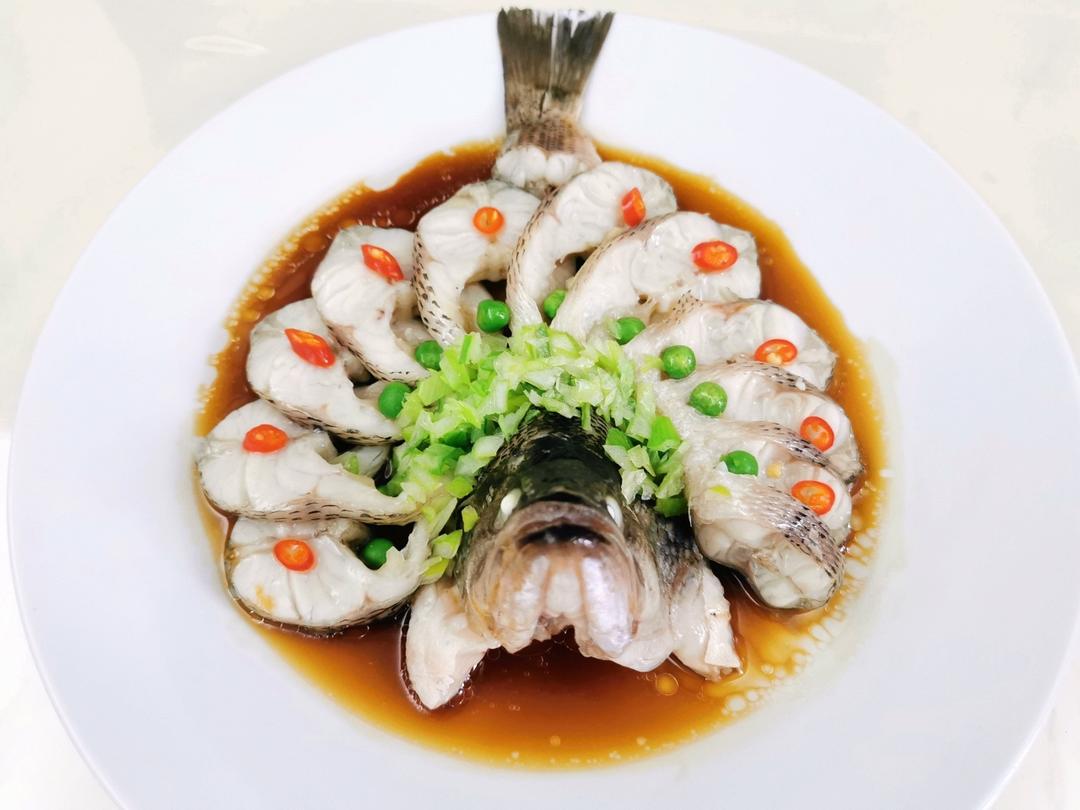 年夜菜必备❗️全家都爱的孔雀开屏清蒸鳊鱼🐟