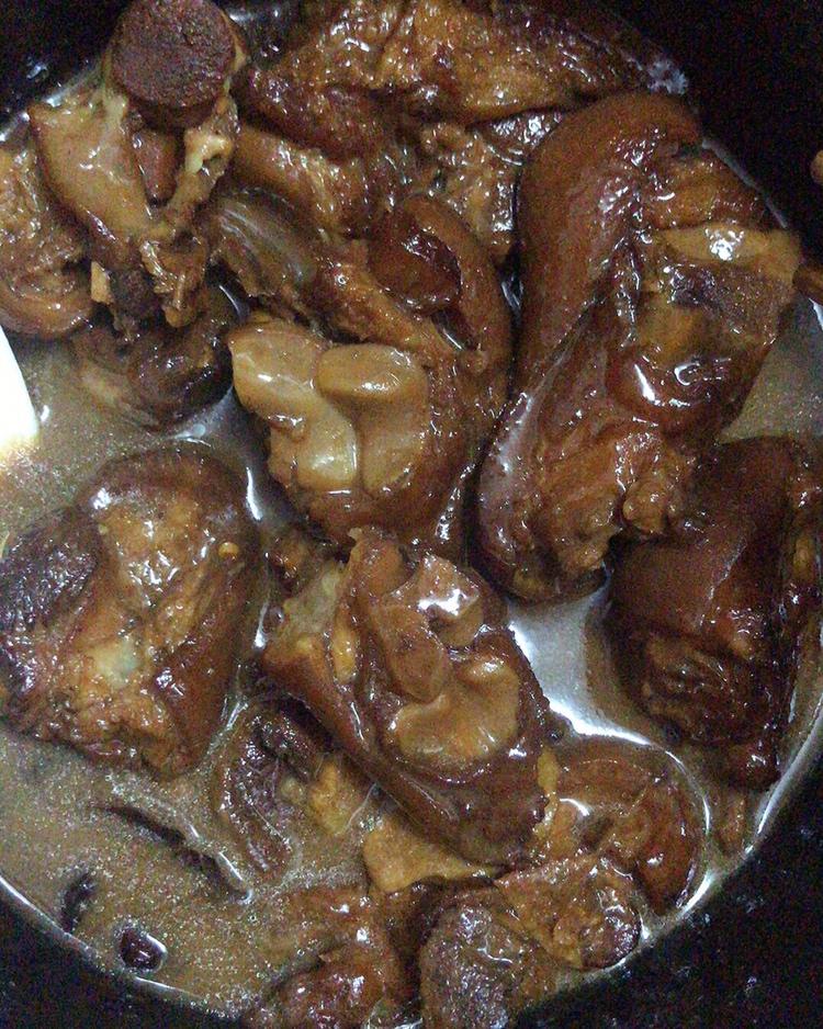 美味的家常菜：红烧猪蹄
