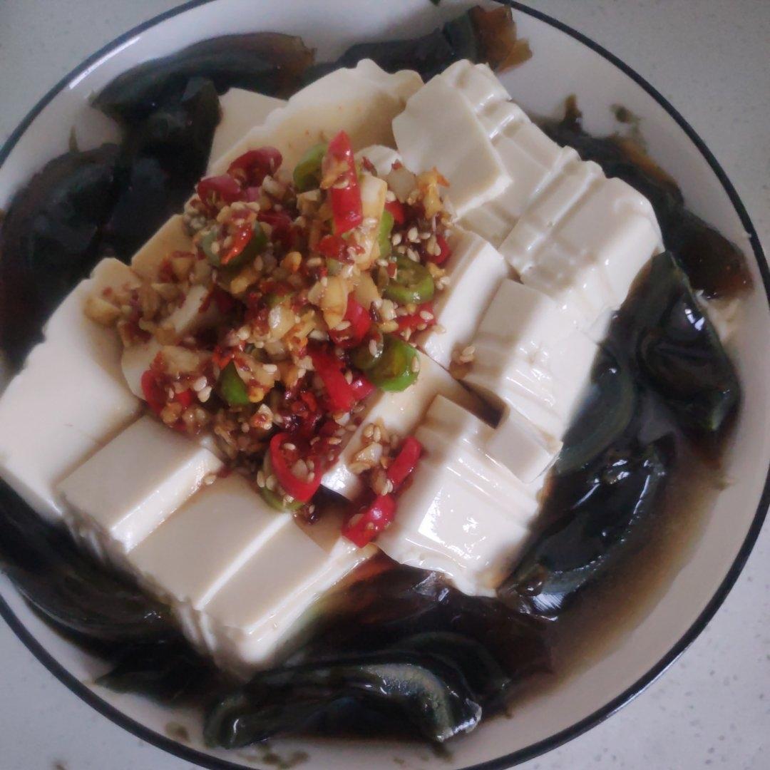 皮蛋拌豆腐