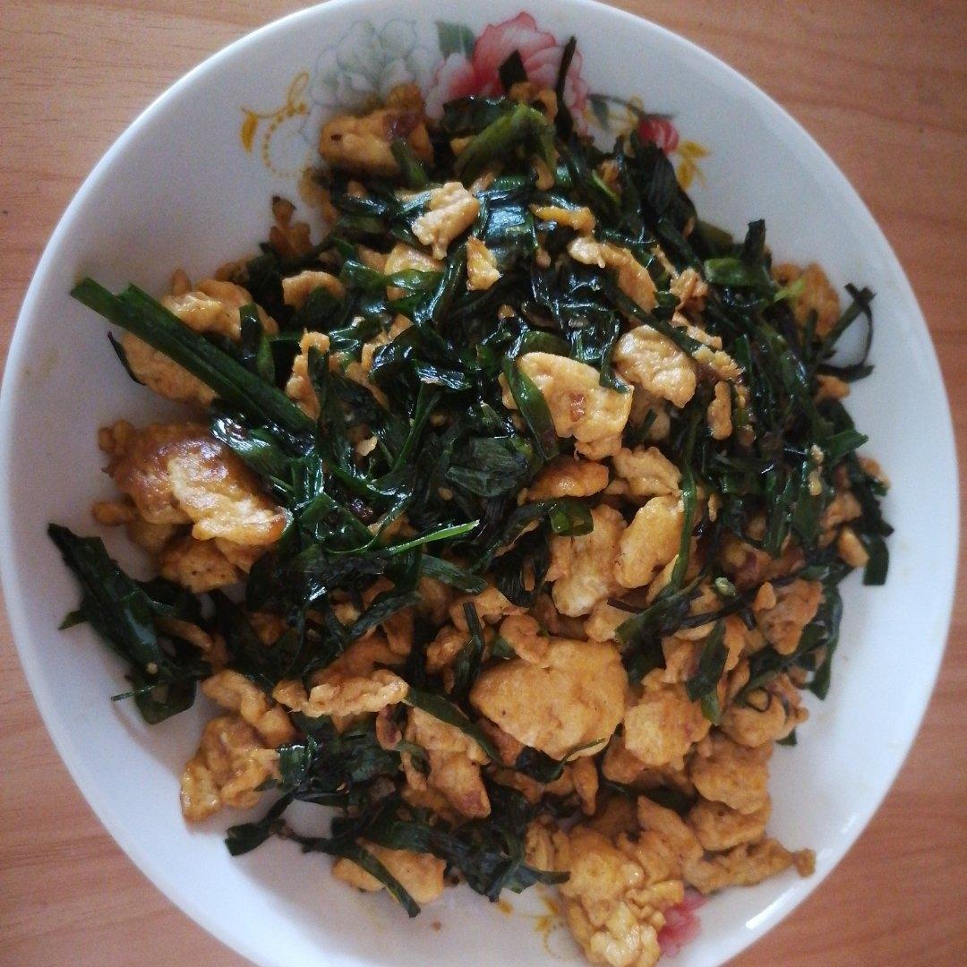 简易版韭菜炒鸡蛋（鸡蛋味道非常鲜嫩）