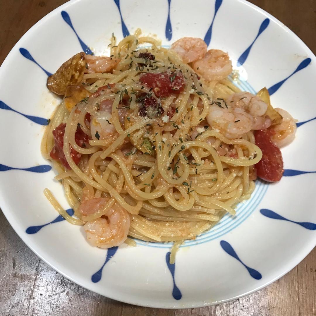 《咖啡之友》大虾香蒜橄榄油意面