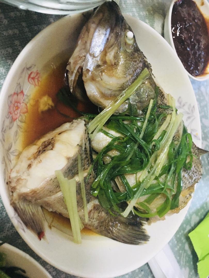 清蒸鲈鱼