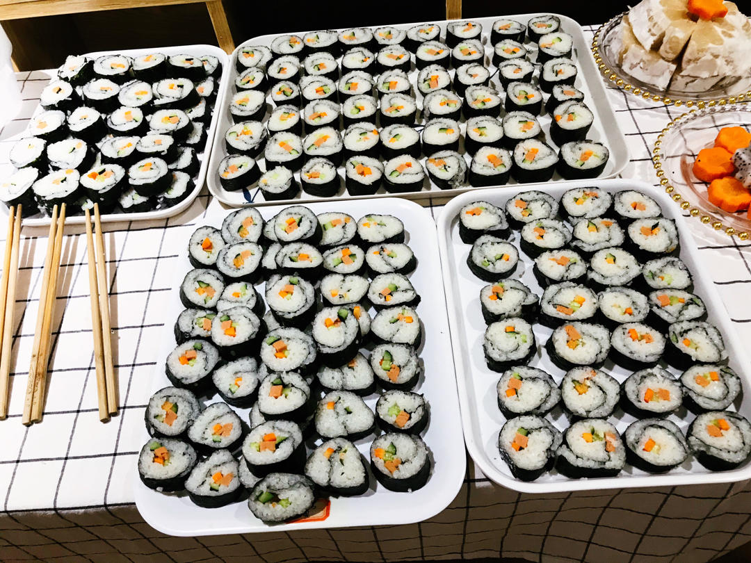 紫菜卷寿司