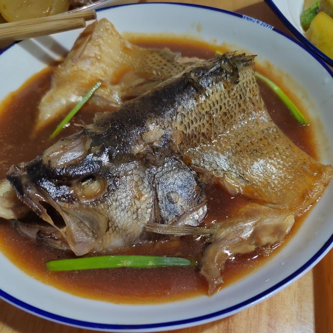 红烧鲈鱼