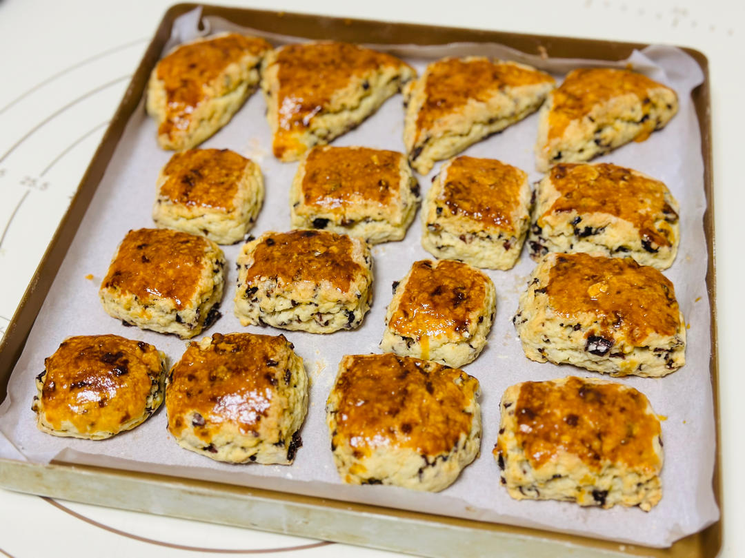 消耗淡奶油的司康