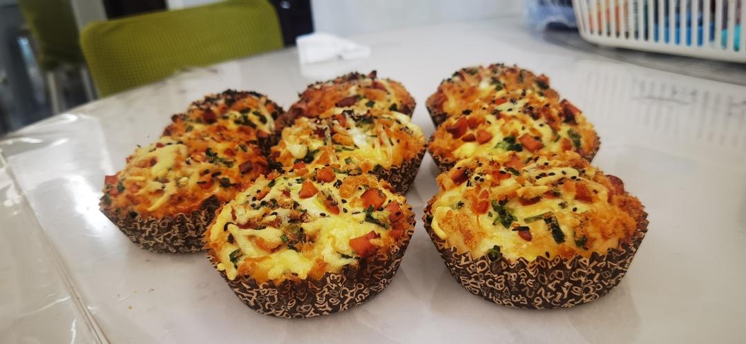 万能台式面团新食谱，古早三颗葱肉松包也太香了