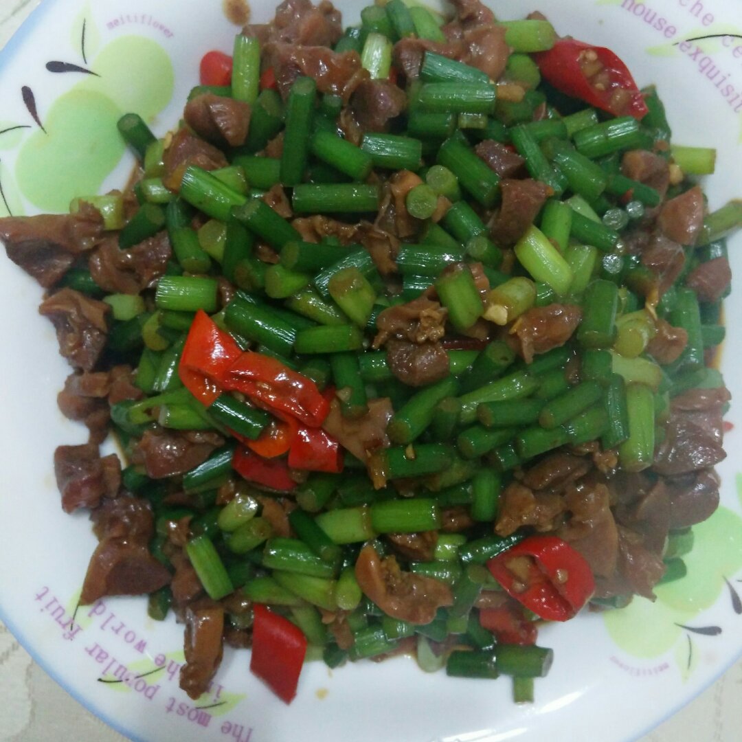 蒜苗炒鸡胗