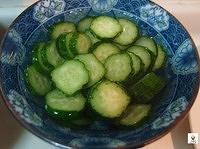 紫苏炒黄瓜（Stir-fried Cucumber with Perilla Leaf)的做法 步骤1