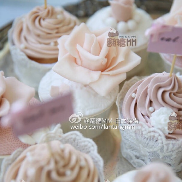 翻糖玫瑰杯子蛋糕