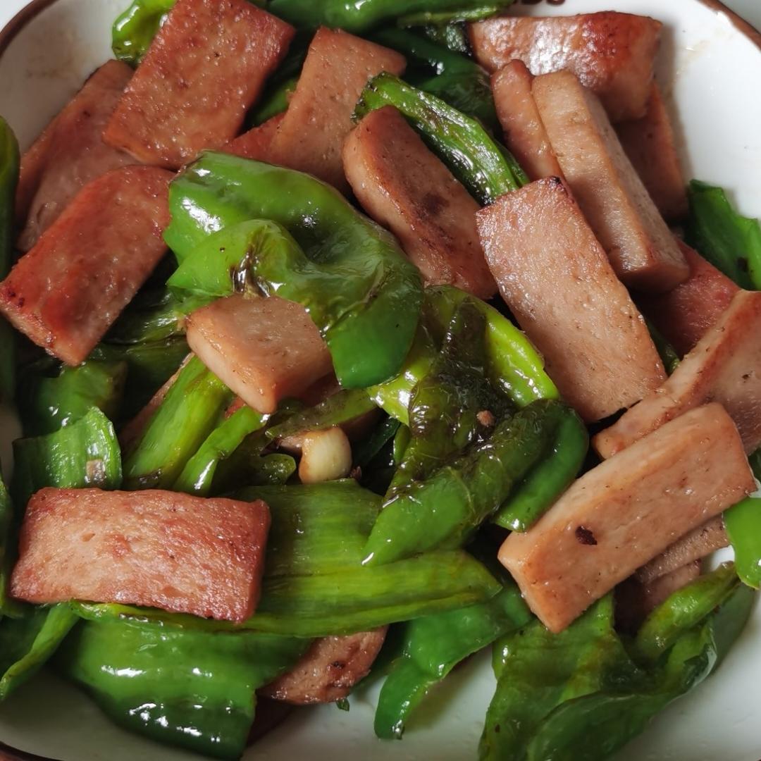 超级下饭的辣椒炒午餐肉