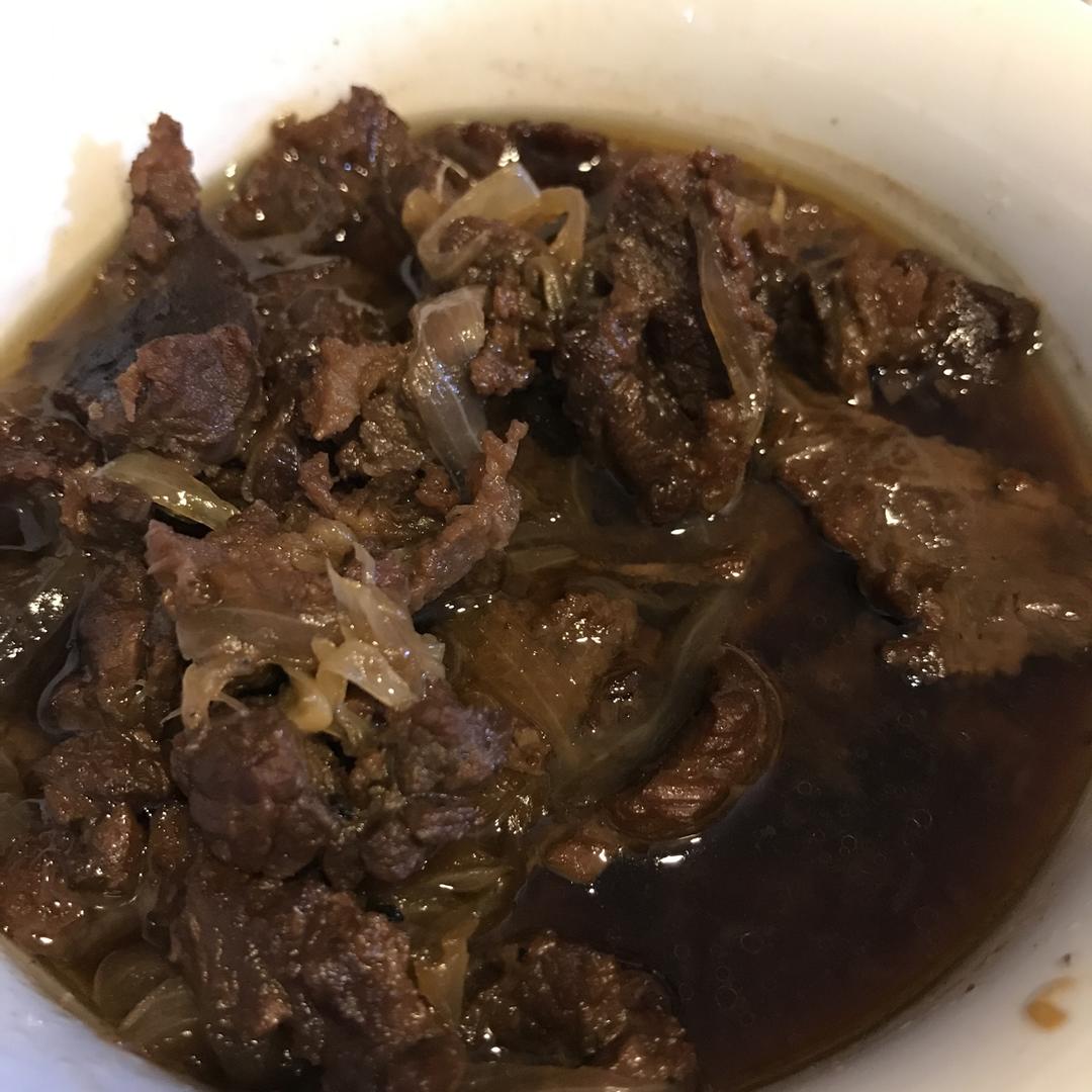红酒洋葱炒小牛肉