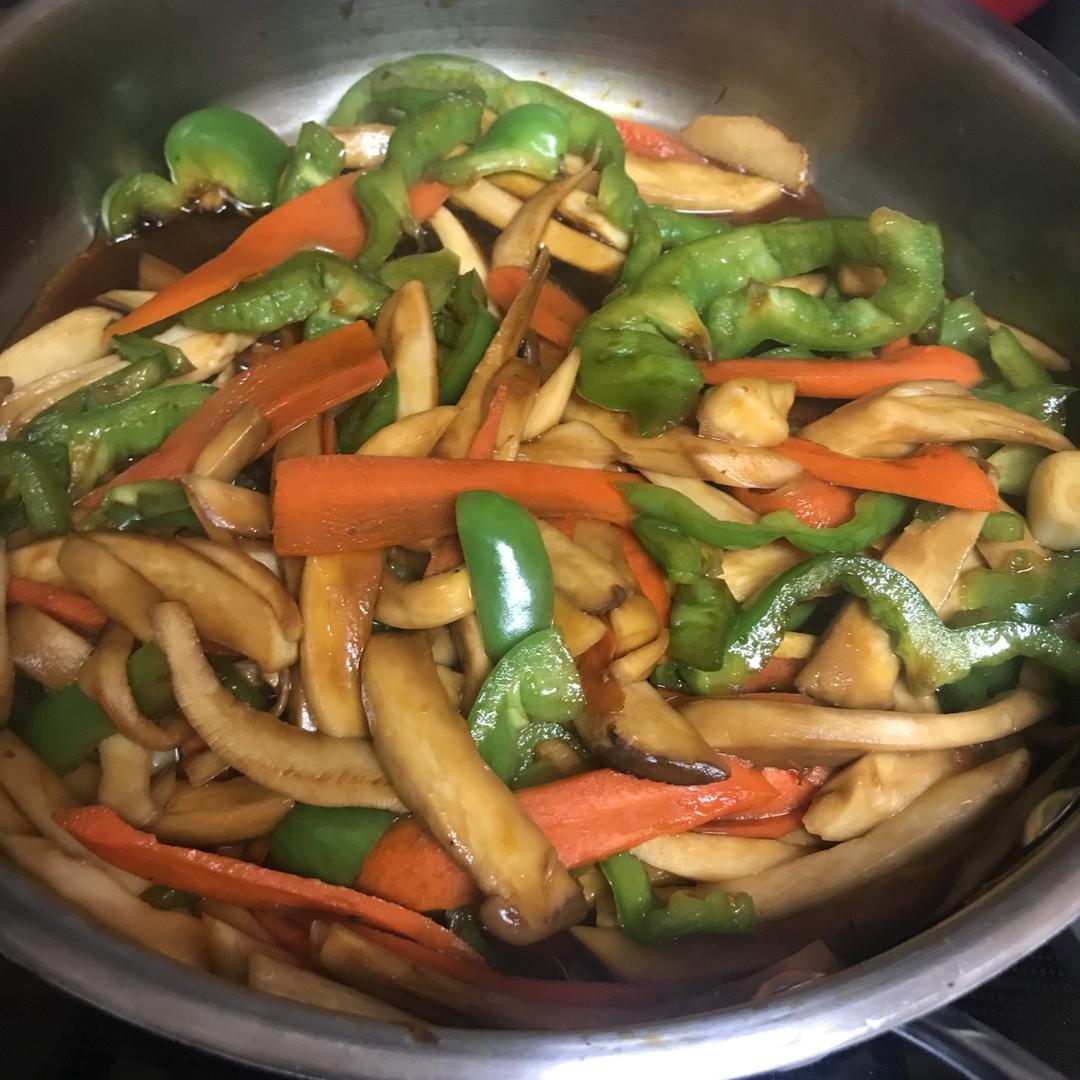 手撕杏鲍菇炒青椒