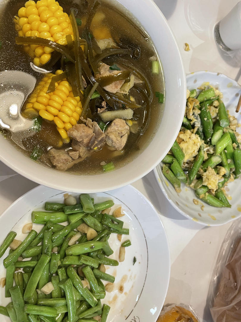 玉米海带炖排骨