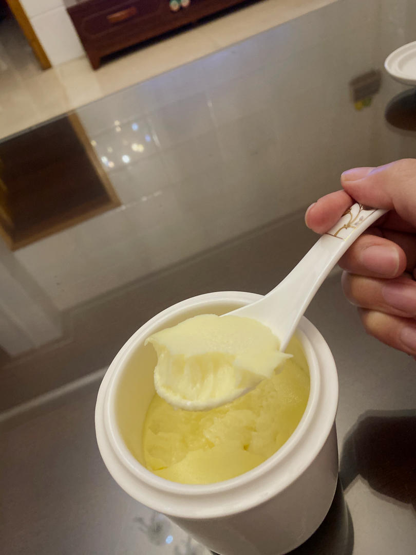 滋润嫩滑的牛奶炖蛋