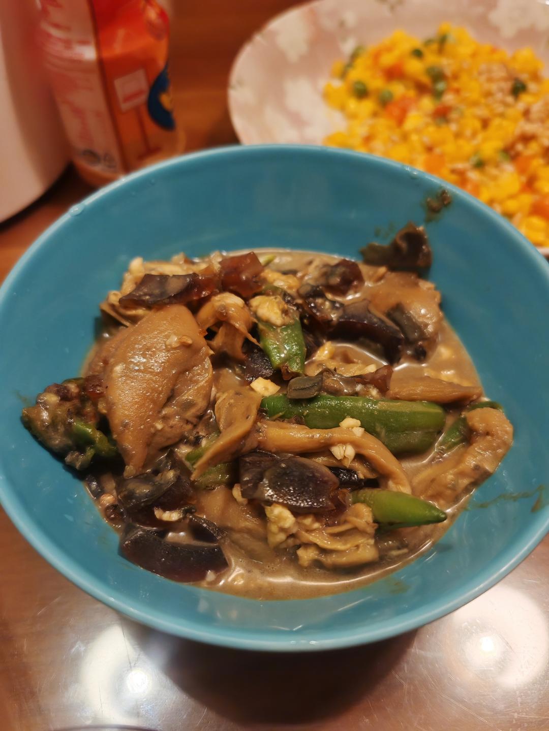 擂辣椒皮蛋茄子