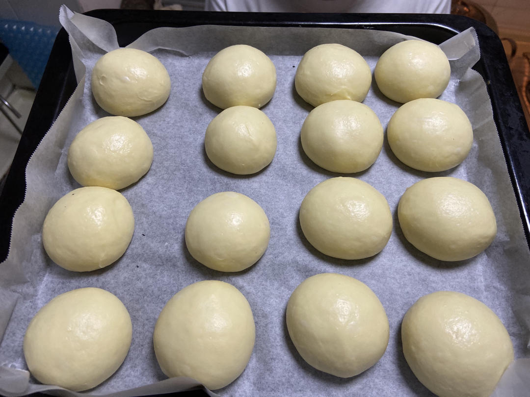 一次发酵，松软拉丝的牛奶小餐包