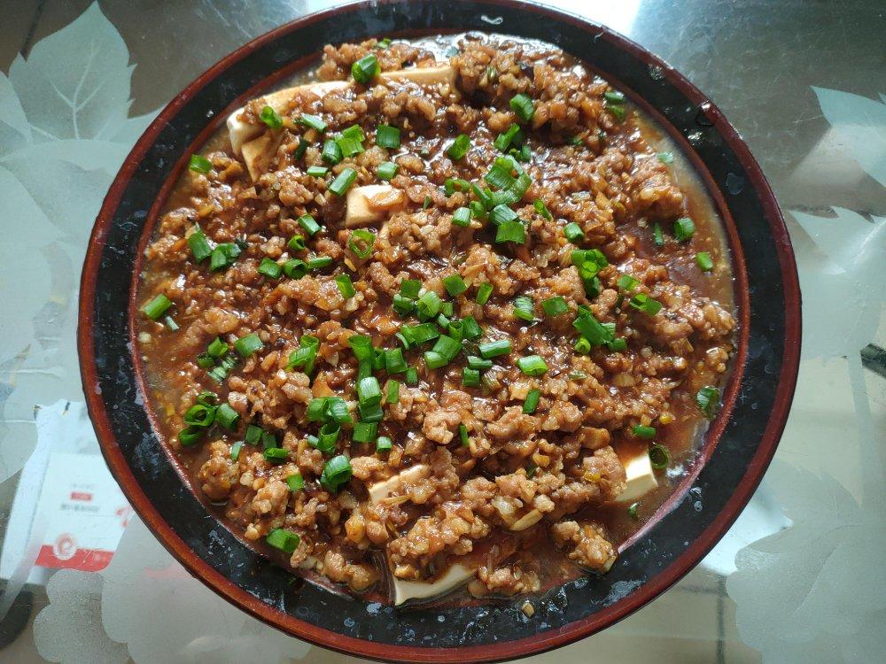 营养丰富的肉沫鸡蛋抱豆腐