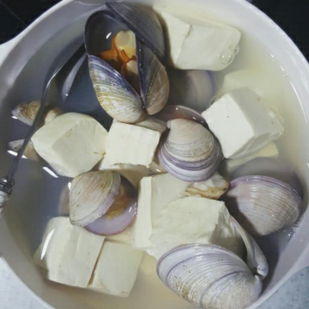 蛤蜊豆腐汤