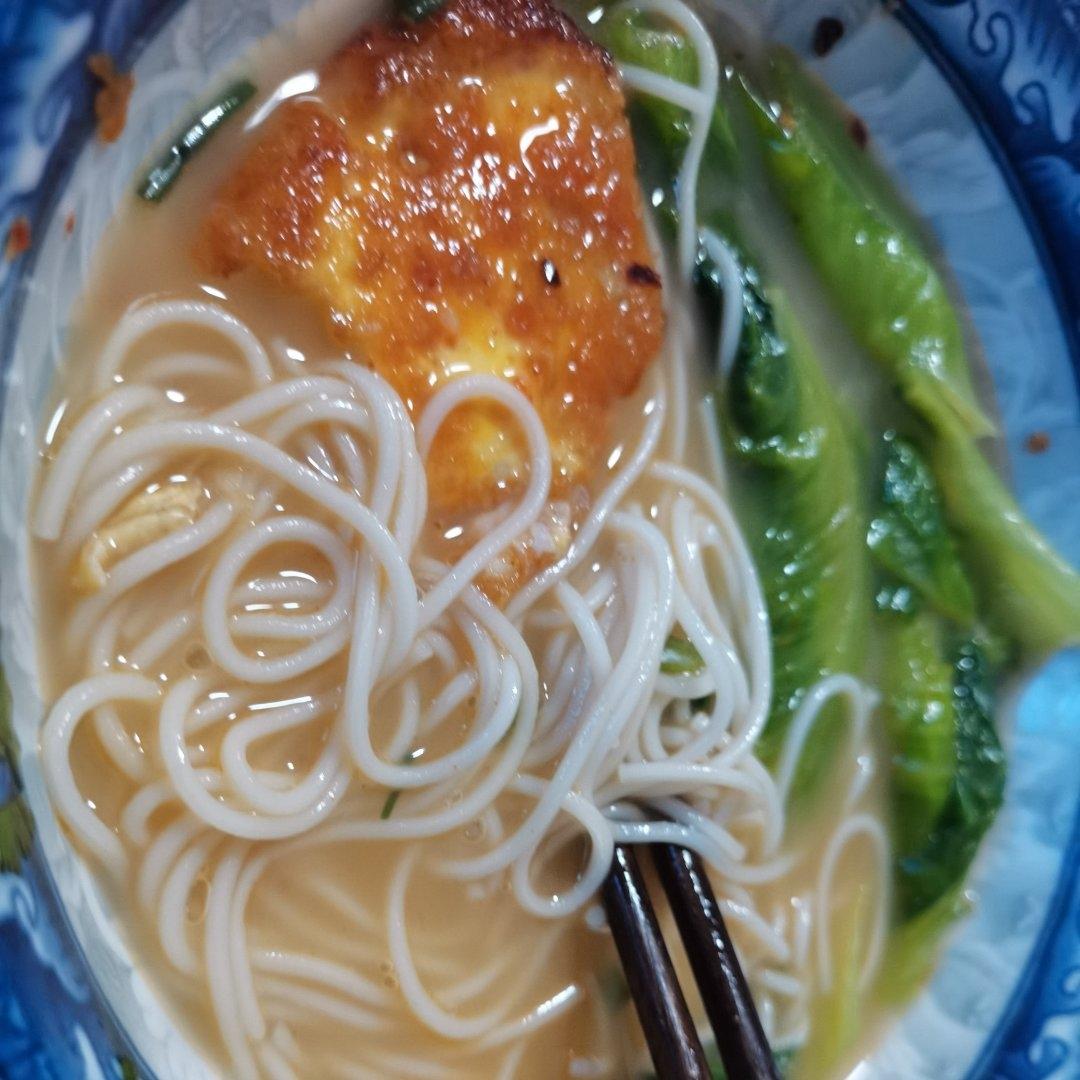 快手鸡蛋原汤面，超快手~超美味~