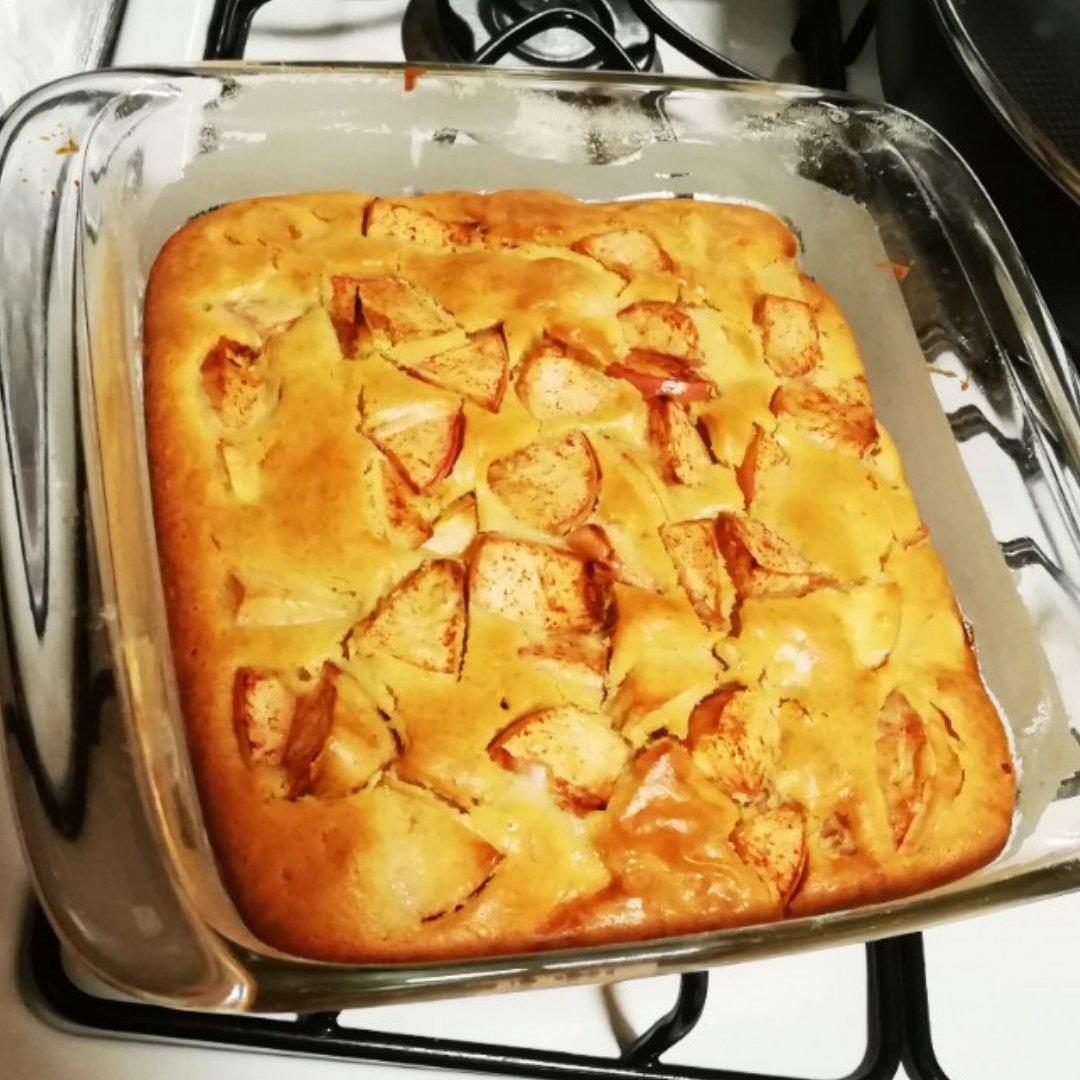 简单到只需所有材料混一起烤一烤的苹果蛋糕！