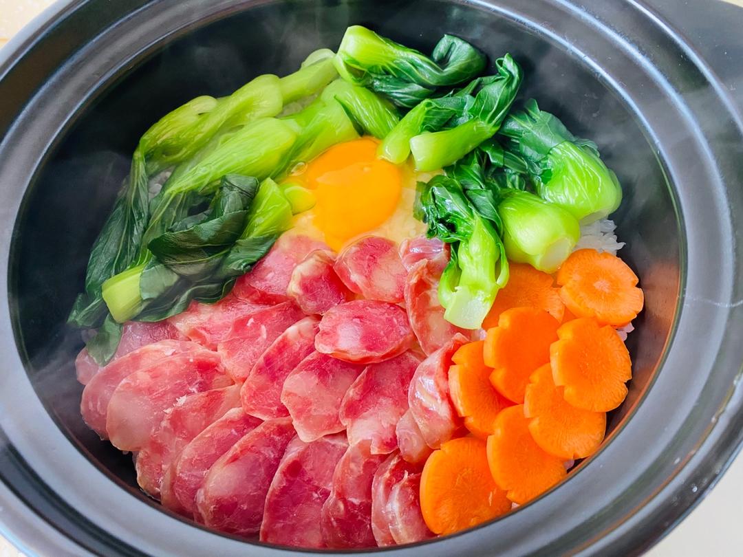 广式腊味煲仔饭