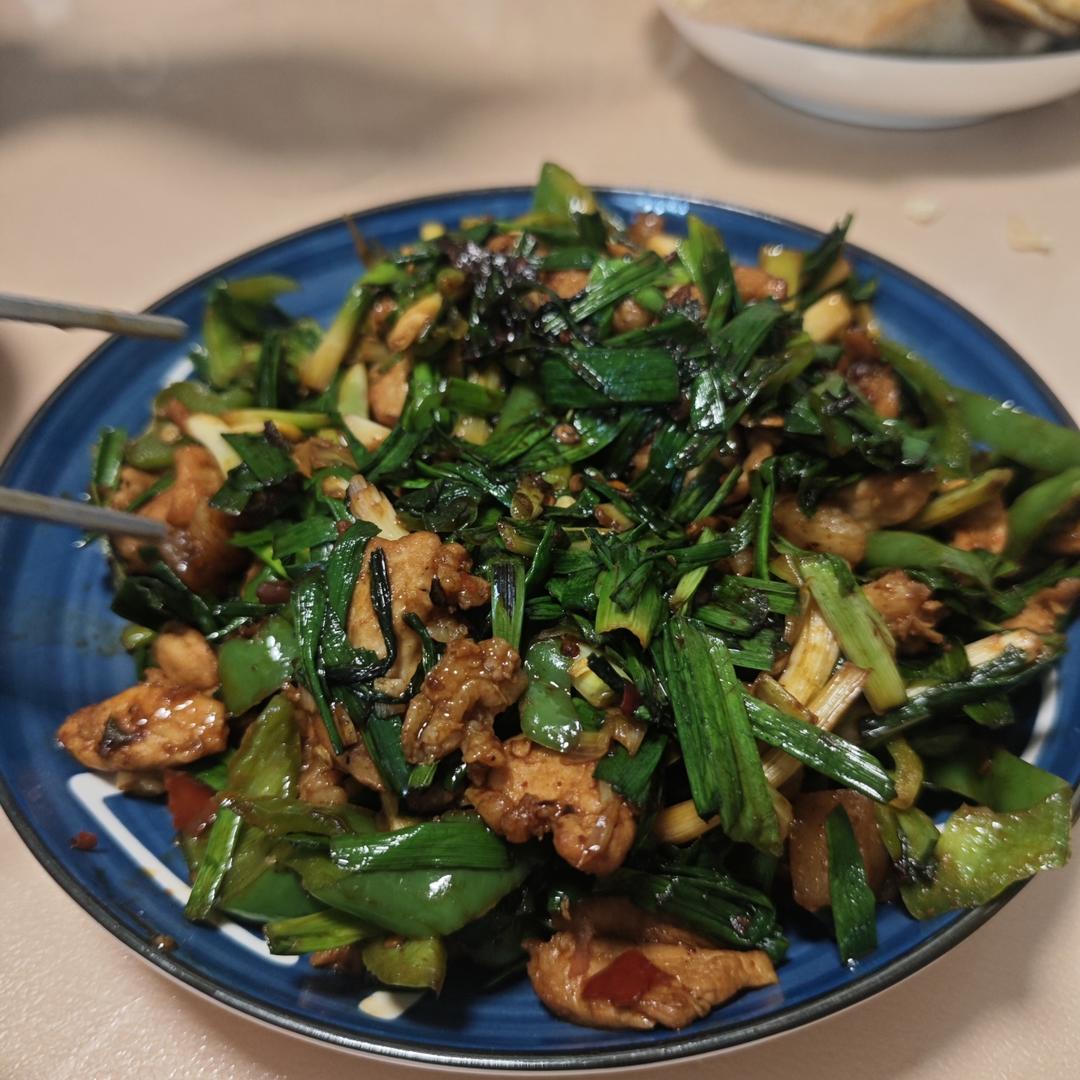 超级下饭的蒜苗炒肉，零失败