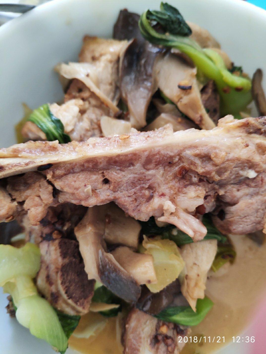 香菇油菜炒肉