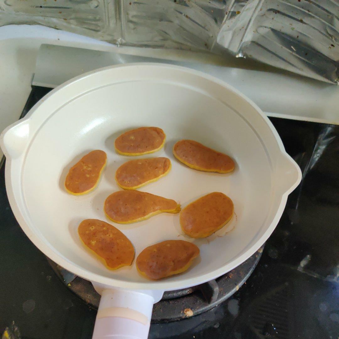 宝宝辅食：苹果奶香松饼