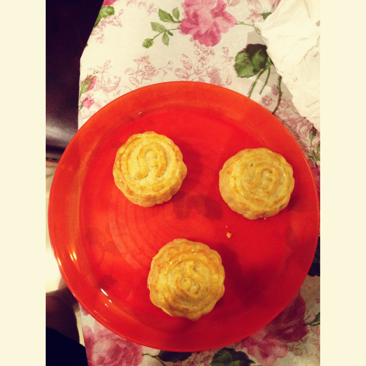 还原半岛奶黄月饼