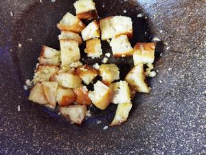 🌿法式豌豆浓汤&蒜香黄油法棍🥇普通食材做出米其林大餐的做法 步骤10
