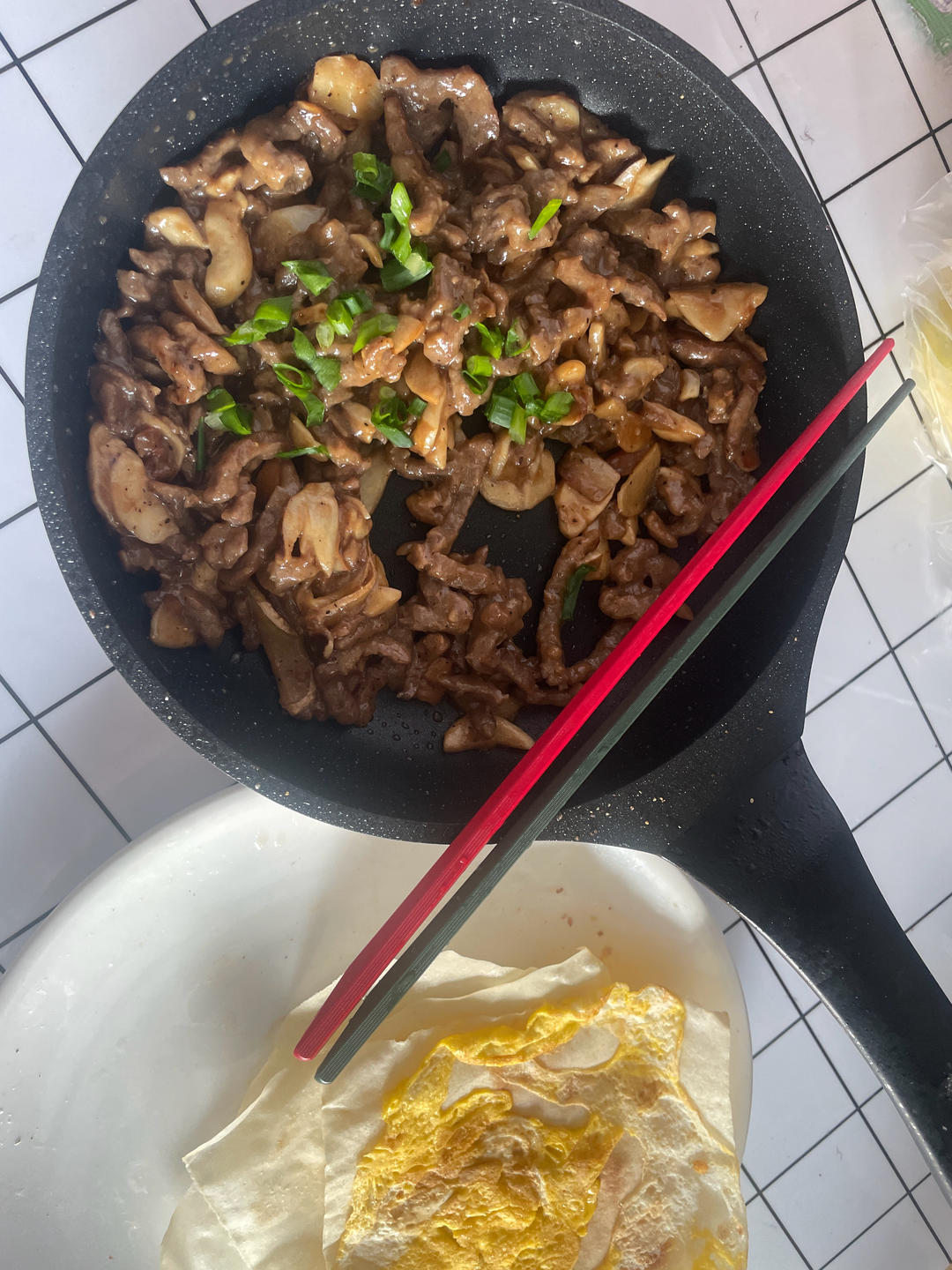 牛肝菌炒牛肉