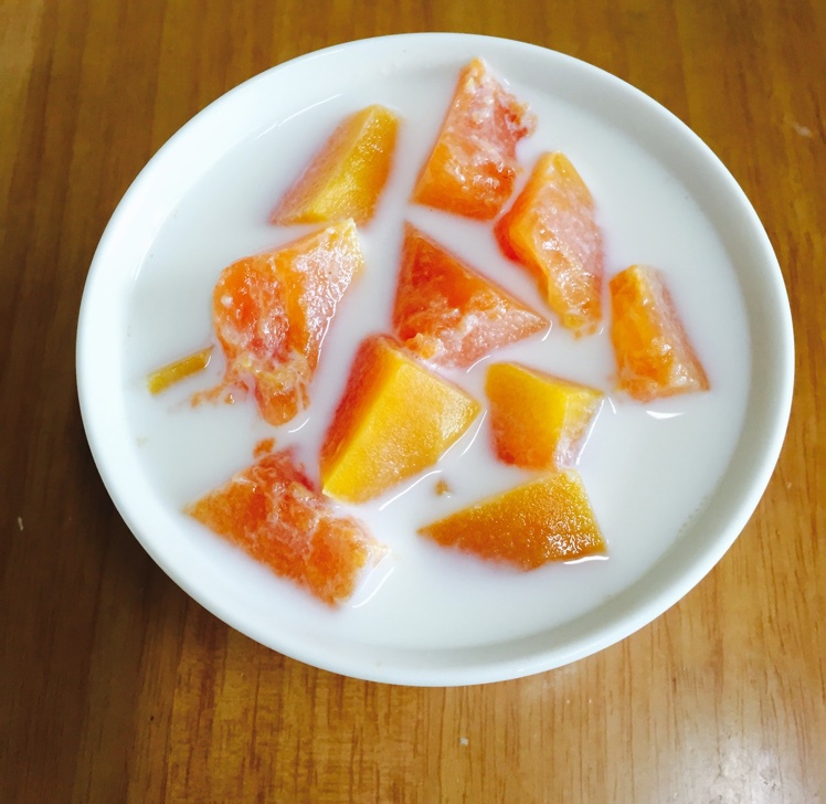 鲜奶炖木瓜