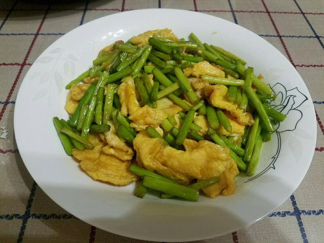 蒜苔炒鸡蛋