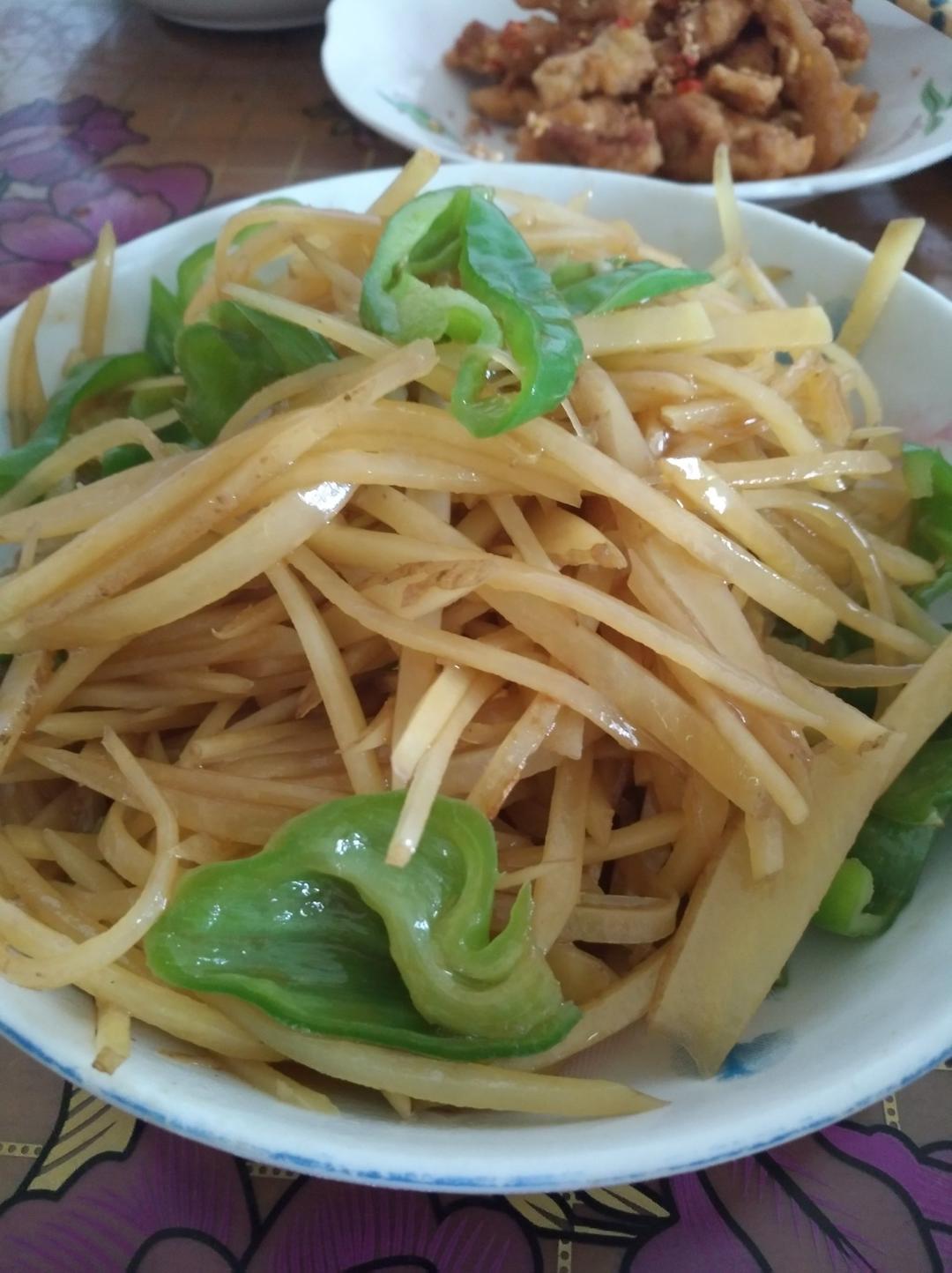 尖椒土豆丝^_^荷马私厨