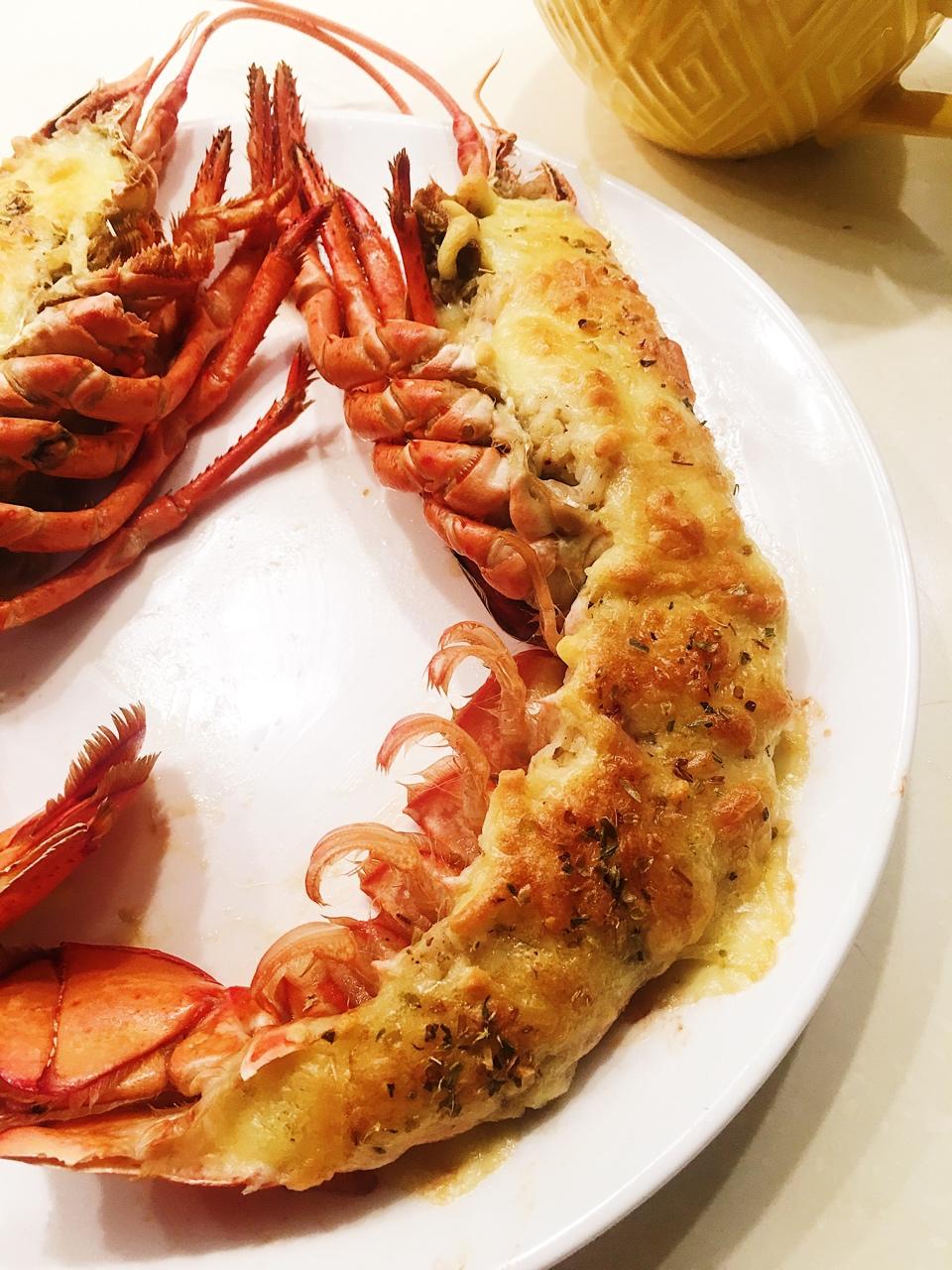 蒜蓉芝士焗波士顿龙虾