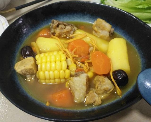 虫草花胡萝卜玉米排骨汤的做法