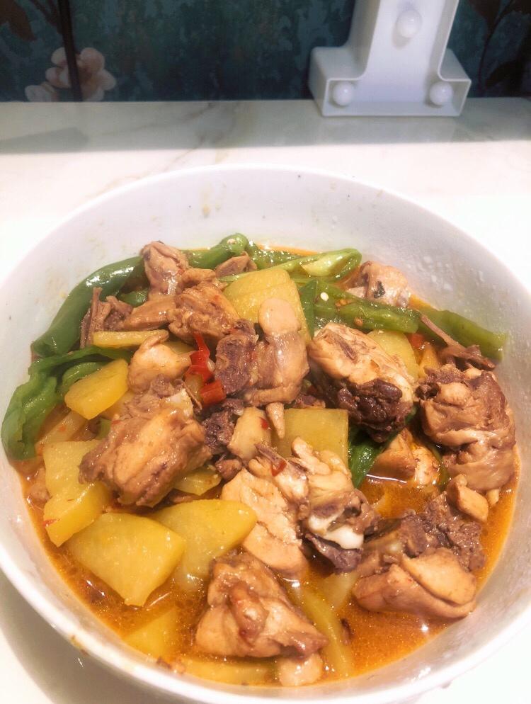鸡腿红烧土豆（独家做法超简单）